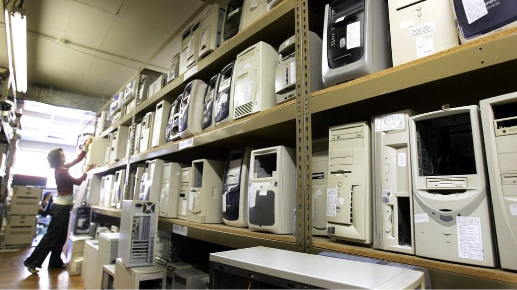 Computadores antigos (Foto: D. Ryan/AP)