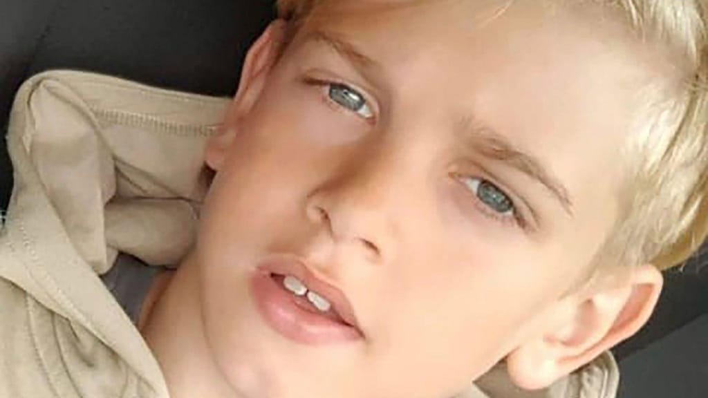 Archie, a criança de 12 anos que está em coma desde abril (Hollie Dance via AP)