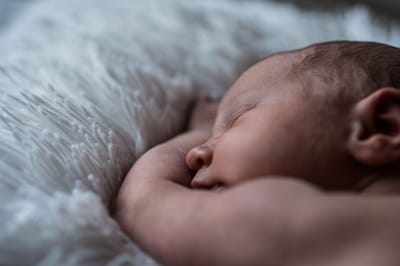 Tão vital como comer ou respirar: truques e conselhos para o seu filho dormir melhor - TVI