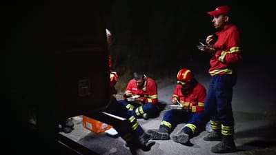 Serra da Estrela: Proteção civil nega que bombeiros tenham acionado botões de emergência - TVI