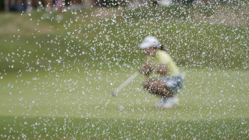 Campos de golf em França continuam a ser regados (Foto: L. Cipriani/AP)