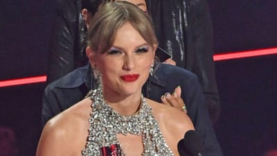 MTV VMAs: Taylor Swift vence melhor videoclipe do ano, mas a noite também foi de Harry Styles, Anitta e Minaj (e até Johnny Depp apareceu) - TVI