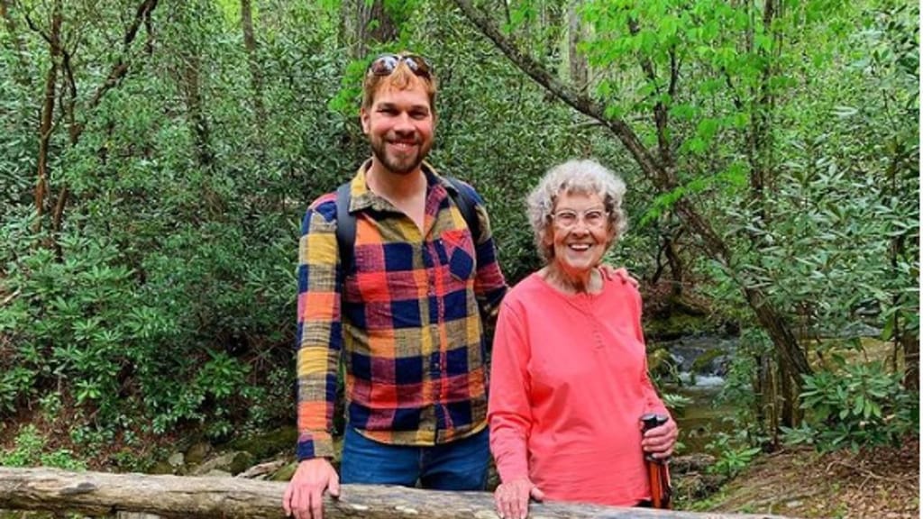 Avó e neto percorrem parques nacionais nos EUA (Instagram) 