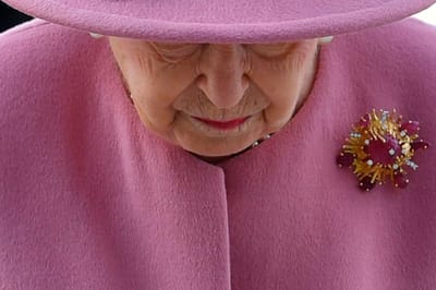 Rainha Isabel II cancela reunião do Conselho Privado após recomendação médica - TVI