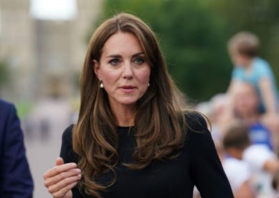 Kate Middleton aparece "feliz e relaxada" ao lado de William - TVI