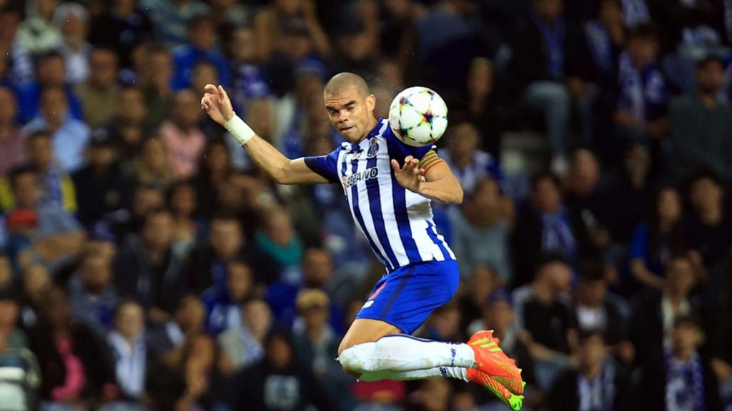 CENTRAL: Pepe (FC Porto)