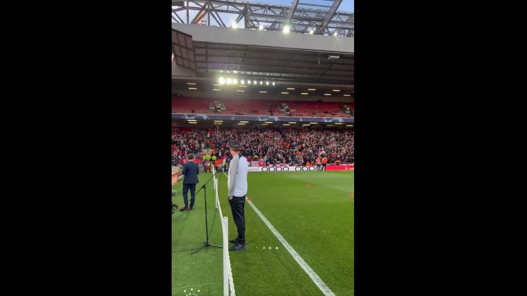 Adeptos do Ajax impressionam Klopp ao cantar música de Bob Marley (vídeo/Ajax)