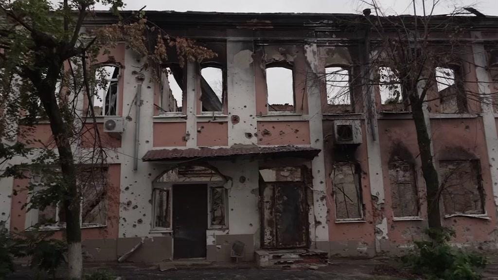 "Estamos cansados, estamos muito cansados". Imagens de destruição emergem no território reconquistado por Kiev