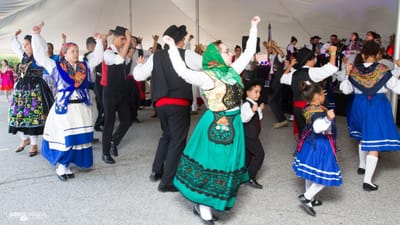 Comunidade portuguesa no Canadá bate recorde do Guinness do maior número de pessoas a dançarem folclore em simultâneo - TVI