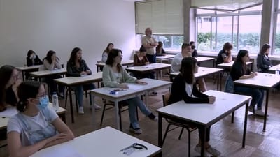 Fenprof recusa possibilidade de escolas escolherem professores - TVI