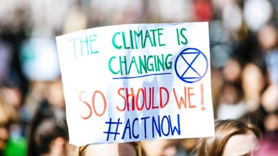 Acordo de Paris cada vez mais difícil de alcançar. Ambientalistas alertam que janela para limitar aumento da temperatura “está a fechar-se rapidamente” - TVI