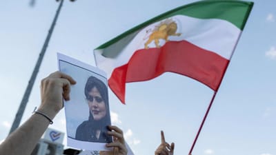Mulheres do Irão 'heroínas do ano' para a revista Time - TVI