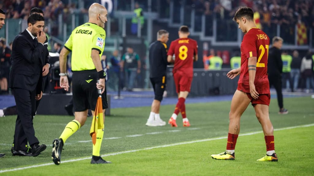 Paulo Dybala saiu lesionado no Roma-Lecce