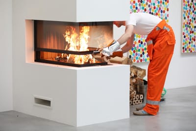“Isto é arte!”: Damien Hirst queimou milhares dos seus próprios quadros - TVI