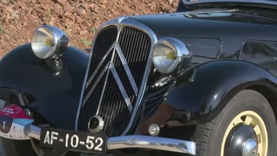 Mais de 100 automóveis clássicos percorrem o Alentejo - TVI