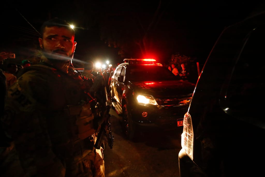 Roberto Jefferson rendeu-se às autoridades depois de ter sido detido na sua casa, em Levy Gasparian (AP Photo)