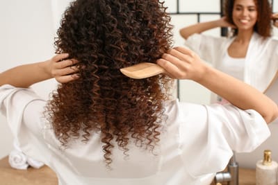 Aumento do risco de cancro do útero em troca do cabelo perfeito? A escolha difícil que enfrentam as mulheres negras - TVI