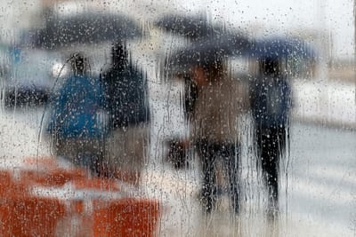 Faro e Beja sob aviso laranja devido à previsão de chuva forte - TVI