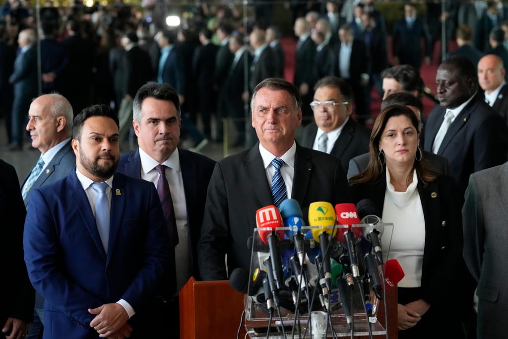 Jair Bolsonaro quebra silêncio (Imagem AP)
