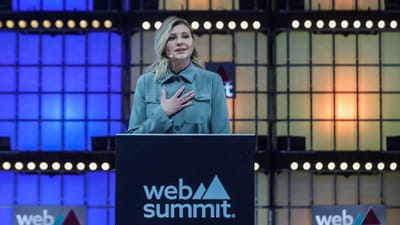 "A Rússia põe a tecnologia ao serviço do terror" afirmou Olena Zelenska na Web Summit, em Lisboa - TVI