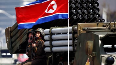 EUA acusam Coreia do Norte de tentar ocultar carregamentos de munições para a Rússia - TVI