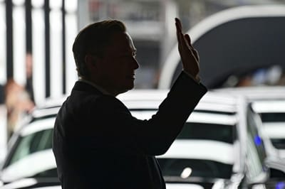 Elon Musk abre sondagem a perguntar se deve deixar a liderança do Twitter - TVI