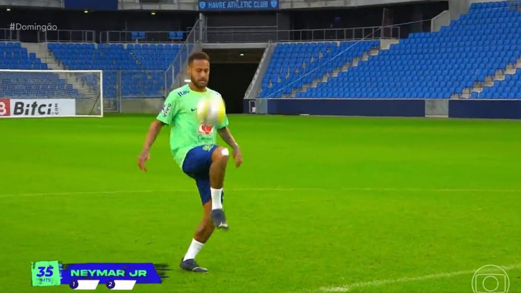 Neymar domina bola caída a 35m e humilha colegas de seleção