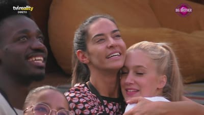 Patrícia Silva recebe avião especial e fica emocionada - Big Brother