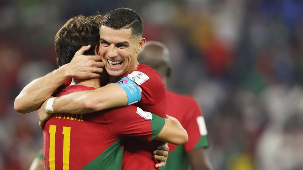 Cristiano Ronaldo e João Félix festejam golo no Portugal-Gana