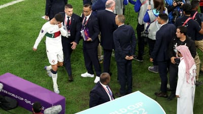 IMAGENS: Ronaldo lavado em lágrimas após eliminação de Portugal - TVI