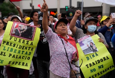 Protestos contra a nova presidente do Peru fazem dois mortos - TVI