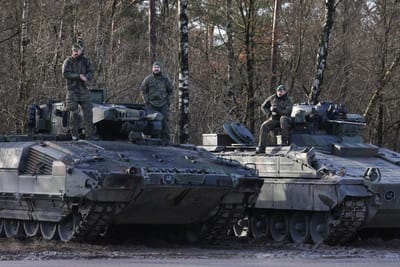 O que se passa com os tanques da Alemanha (que já são "motivo de chacota" na NATO)? - TVI