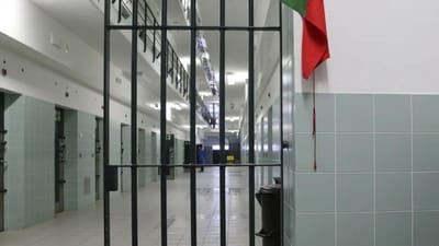 Sanita em cela partilhada, insetos e roedores, sobrelotações. Portugal volta a ser condenado no tribunal europeu por más condições nas prisões - TVI
