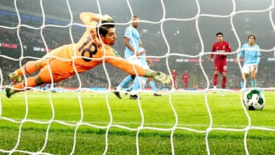 Fábio Carvalho marca, mas Liverpool cai com o Man. City na Taça da Liga - TVI