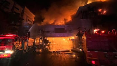 Cenas horríficas: pessoas saltam de edifício em chamas para fugir ao incêndio de casino no Camboja - TVI