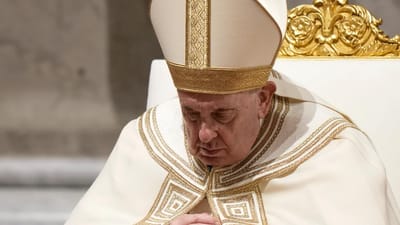 Papa pede para se “sujar as mãos” na luta contra a guerra - TVI
