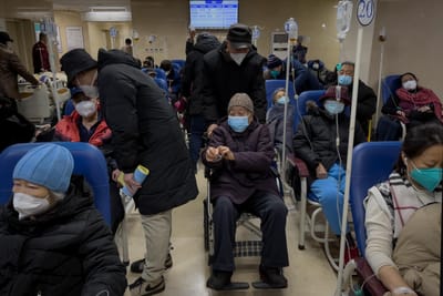 China garante que pico de doentes com covid-19 em estado crítico já passou - TVI