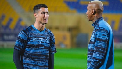 VÍDEO: com Ronaldo a ver (e a aplaudir) Talisca bisa na vitória ao Al Nassr - TVI