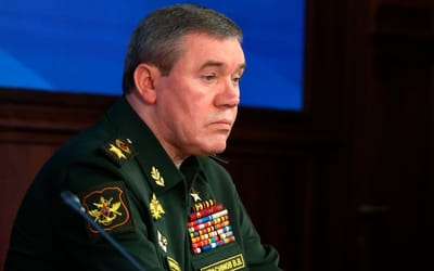 "O aproximar de uma grande operação" ou um sinal da "instabilidade" russa? O que significa Valery Gerasimov a comandar a invasão na Ucrânia - TVI
