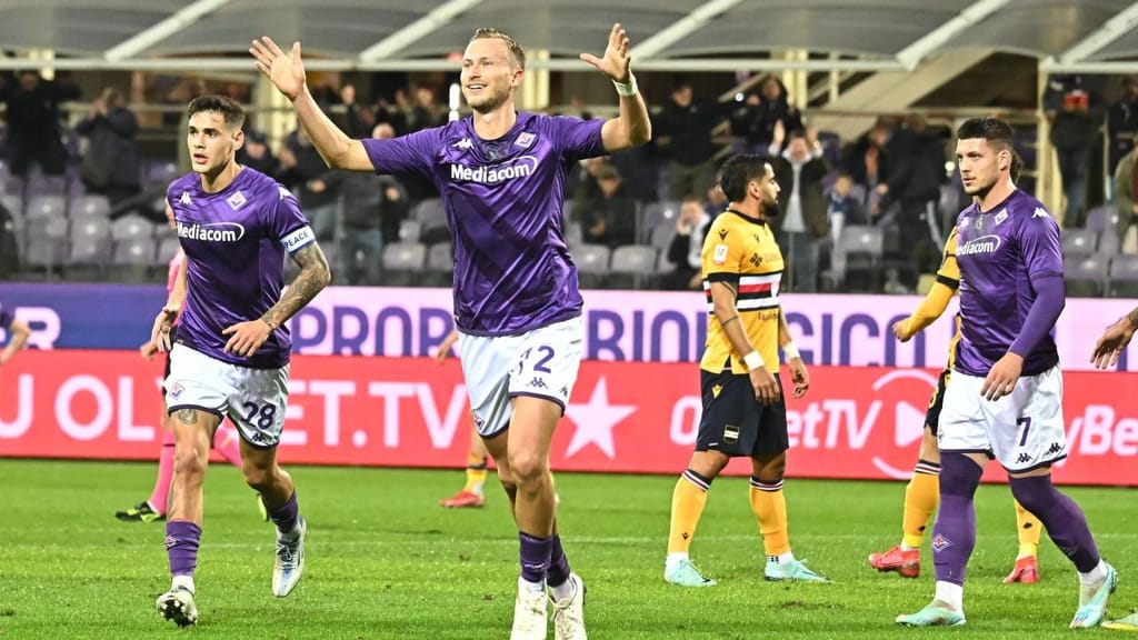 Antonín Barák marcou no Fiorentina-Sampdoria, da Taça de Itália (CLAUDIO GIOVANNINI/EPA)