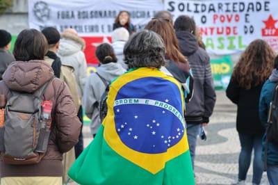 Brasileiros contestam "anos perdidos" no acesso à cidadania portuguesa: o que está em causa - TVI
