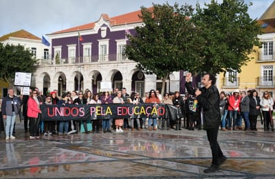 "Ou o ministro da Educação muda de postura ou vai de patins": STOP pressiona os dois Costas - TVI