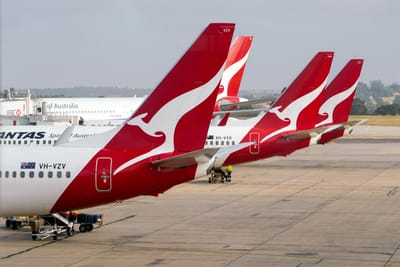 Avião da australiana Qantas regista terceira falha técnica em três dias - TVI
