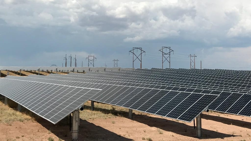 Parque solar do Facebook no Novo México, EUA (foto: Susan Bryan/AP)