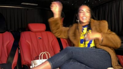 Georgina foi ver a estreia de Ronaldo num carro... ou será um barco? - TVI