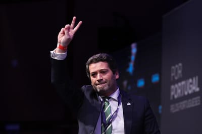André Ventura reeleito presidente do Chega com 98,3% dos votos - TVI