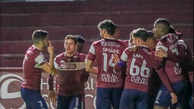 II Liga: Farense perde com o Torreense a marca passo na luta pela subida - TVI