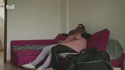 Vanessa e Diogo regressam ao seu «lar»: «É estranho estar agarrado a ti neste sofá» - A Ex-periência