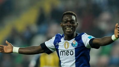 FC Porto consternado por Atsu: «Que tudo se resolva pelo melhor» - TVI