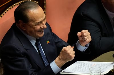 "Hoje a Itália chora": aliados e rivais lembram Berlusconi (1936-2023) como personagem histórica e polémica - TVI
